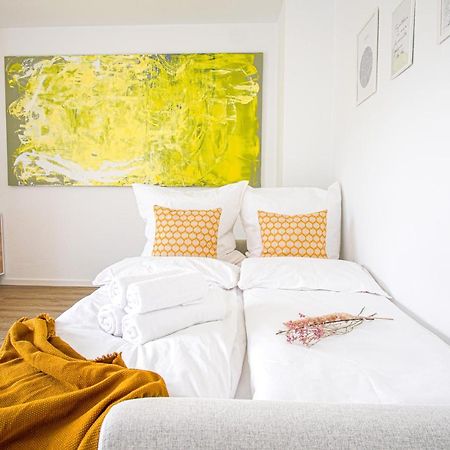 Homefy Come-Together Apartment - Balkon - Aufzug - Free Parking - Smart Tvs Essen Bagian luar foto