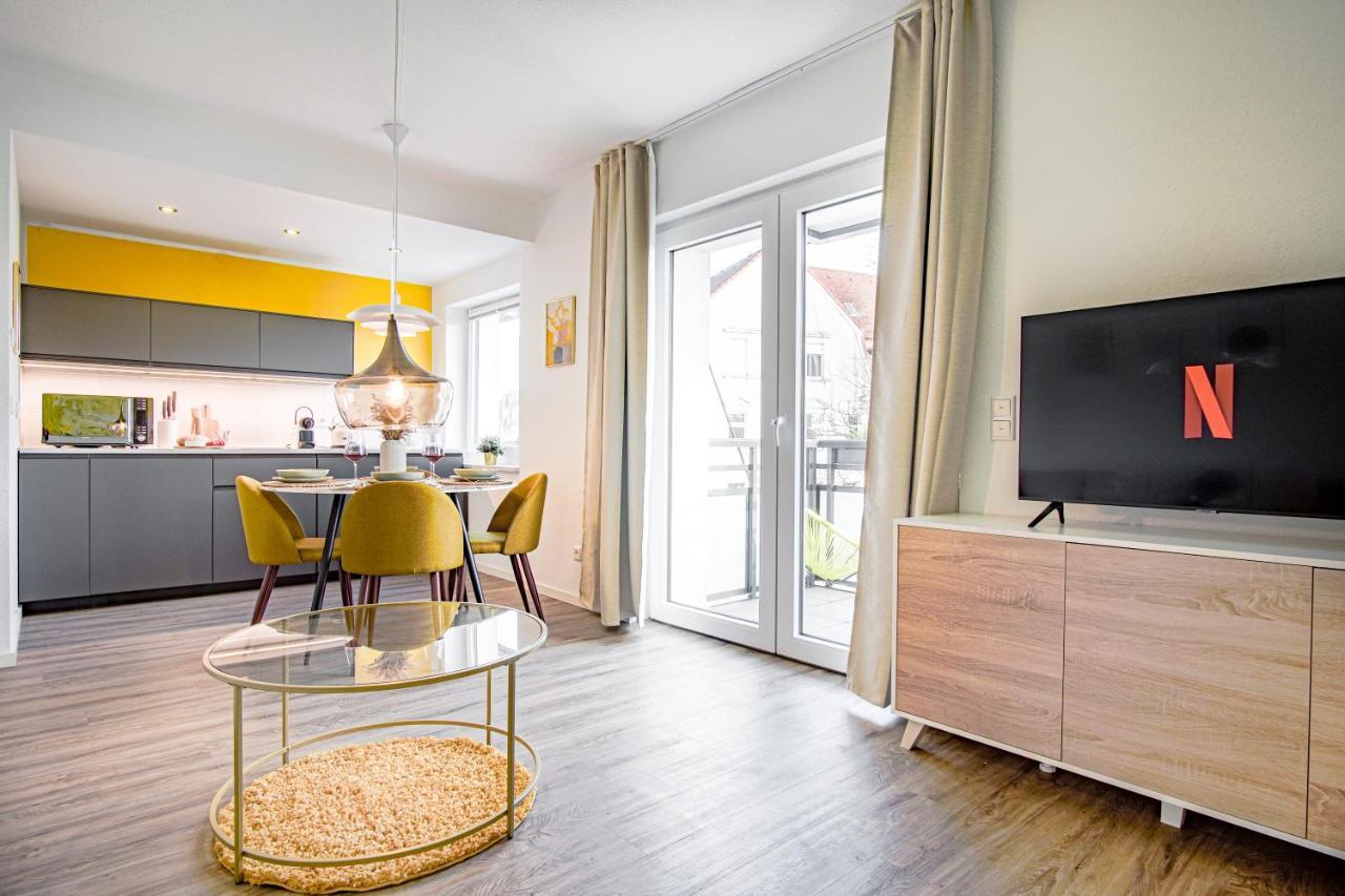 Homefy Come-Together Apartment - Balkon - Aufzug - Free Parking - Smart Tvs Essen Bagian luar foto